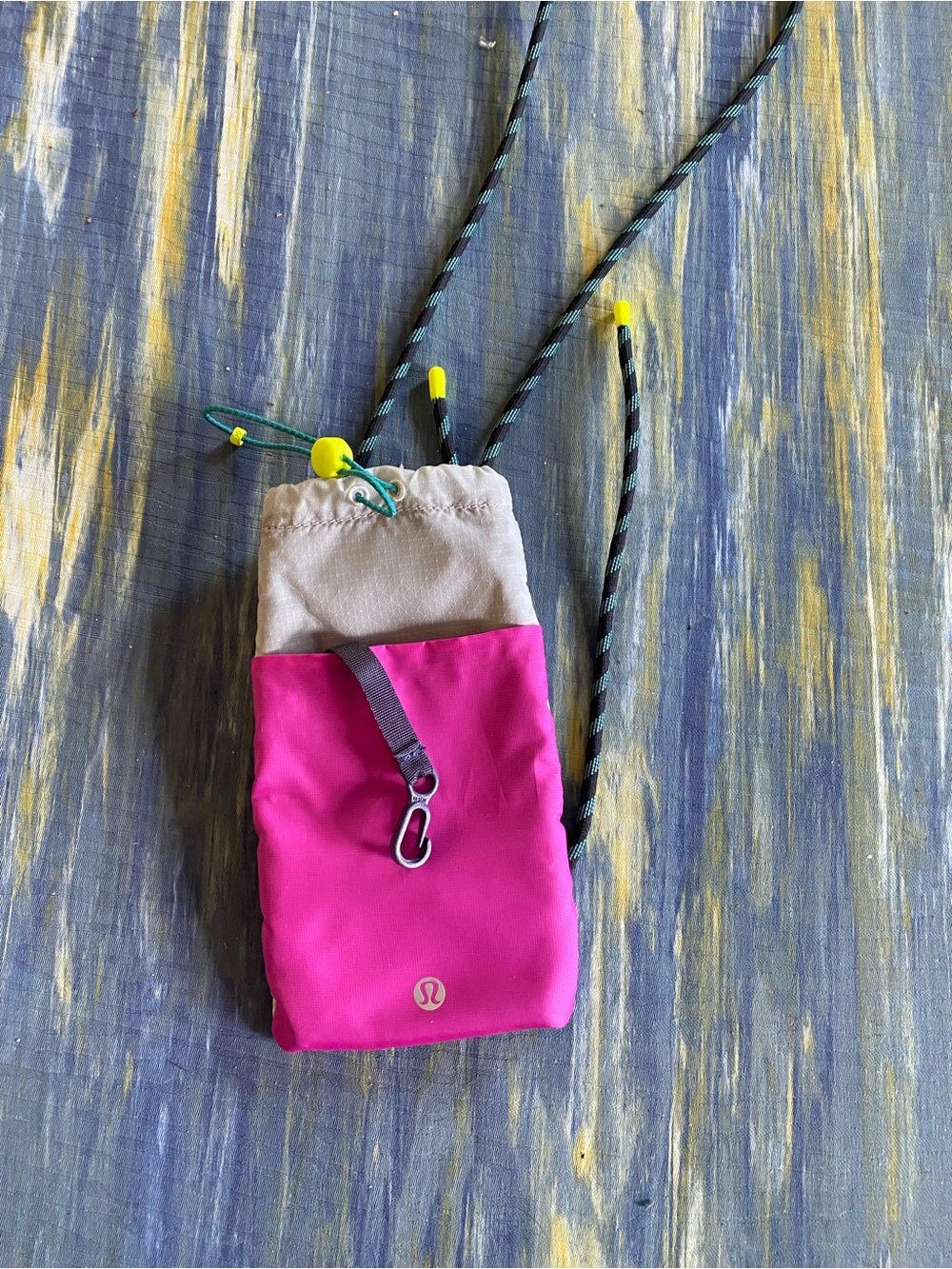 Lululemon play forward crossbody pouch